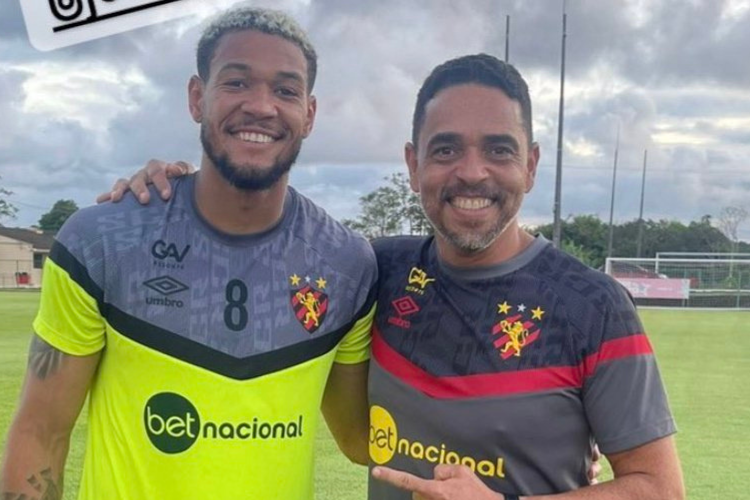 Cria da base do Leo: volante Joelinton, do Newcastle, realiza treino no CT do Sport