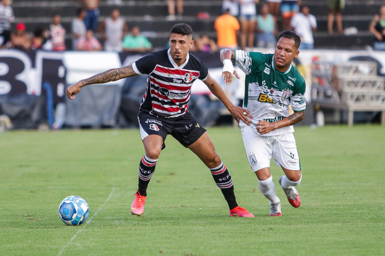 Santa Cruz est perto de chegar a quatro jogos seguidos sem sofrer gols atuando no Arruda