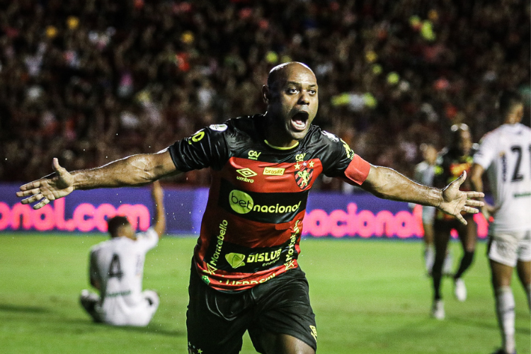 Em grande fase pelo Sport, Vagner Love completa 39 anos; relembre a carreira do artilheiro