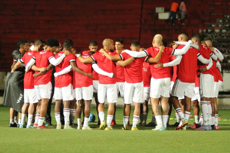 Na liderana, Santa Cruz tem sequncia fora e encara jogos para 'nortear futuro' no grupo