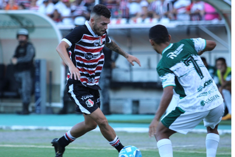 Tcnico do Santa Cruz rebate crticas da torcida e pede apoio aos jogadores: 'voto de confiana'