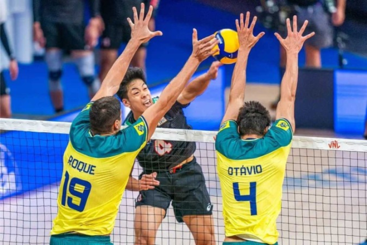 Vôlei masculino: Brasil reage, mas perde para Japão no tie-break