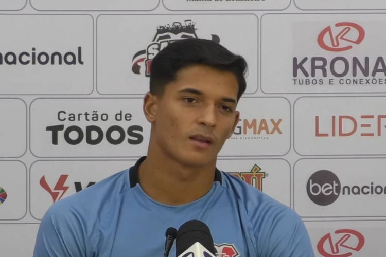 De contrato renovado, Guedes exalta bom momento no Santa Cruz e revela incentivo de Michael