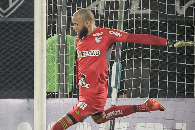 Atltico-MG denuncia racismo contra goleiro Everson em jogo da Libertadores