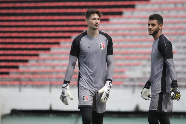 Santa Cruz ir para o oitavo jogo seguido sem repetir escalao; confira provvel time