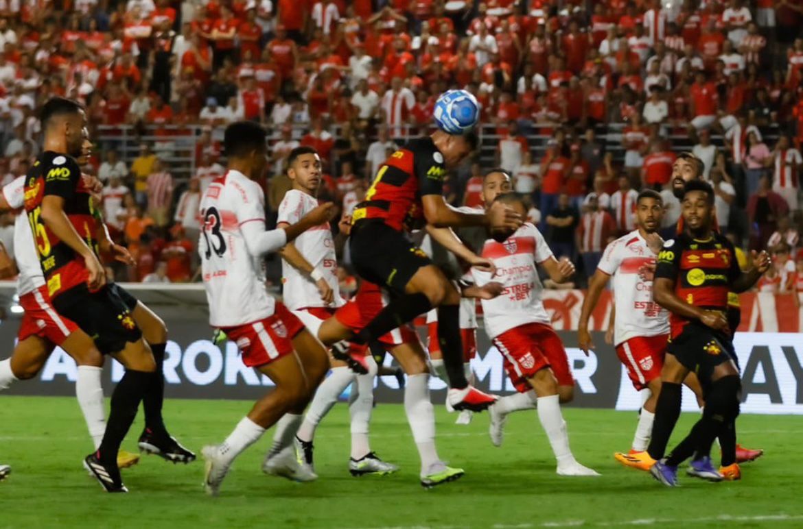 <i>(Foto: Rafael Bandeira/Sport)</i>