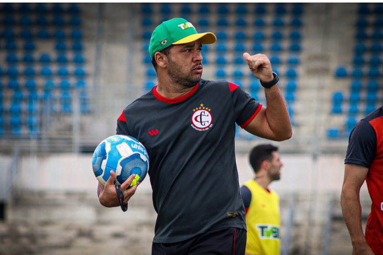 Tcnico do Campinense projeta 'jogo difcil' contra o Santa Cruz e se agarra a matemtica