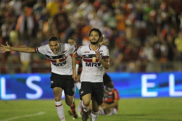 Retrospecto positivo: Santa Cruz no perde para o Campinense h seis jogos; veja histrico