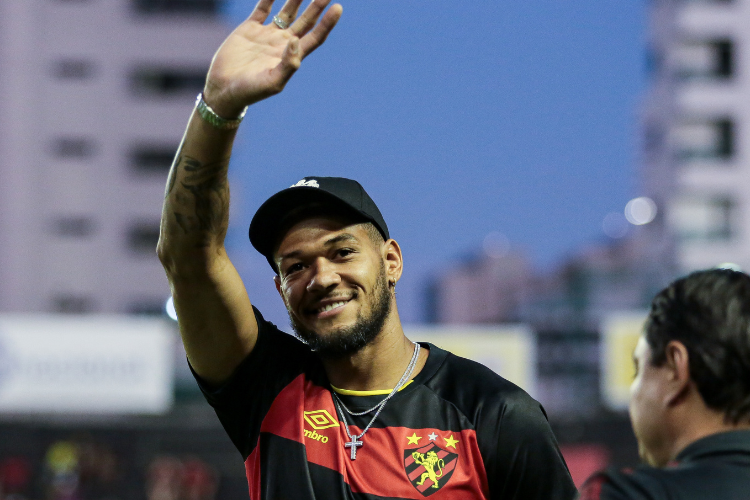 Em entressafra, Arsenal-ARG chega ao Recife com elenco mudado para pegar o  Sport - Superesportes