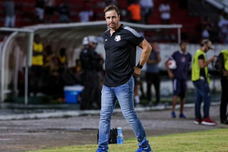 Veja a opinio de Beto Lago no Diario Esportivo sobre a demisso de Felipe Conceio no Santa Cruz