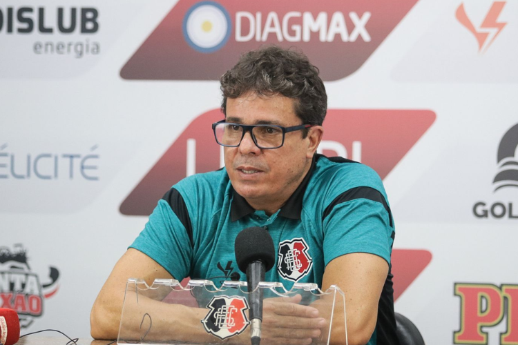Novo tcnico do Santa Cruz, Evaristo Piza prioriza mudana comportamental para reabilitao