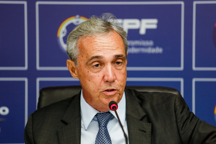 Evandro Carvalho revela pedido do Santa Cruz em antecipar viagem para o interior cearense