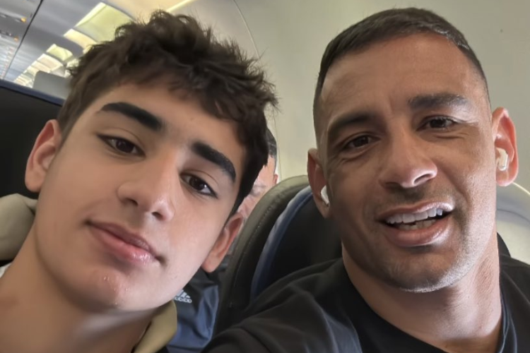 Novo reforo do Sport, Diego Souza posta foto em avio a caminho do Recife