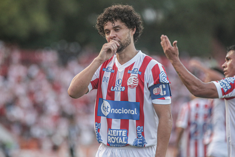 Victor Ferraz destaca maturidade do Nutico na Srie C