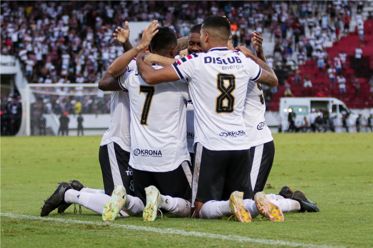 Em situao complicada, Santa Cruz visita o Iguatu sonhando com classificao na Srie D