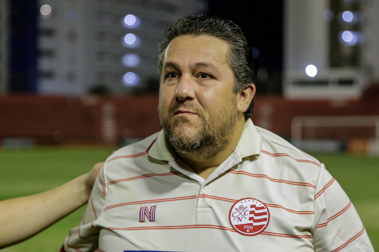 Marchiori reconhece desfalques e critica vaias aps o apito final: 'Tivemos um rendimento normal'
