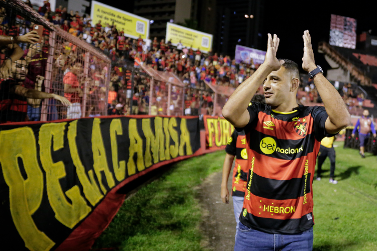 Enderson Moreira pede calma sobre estreia de Diego Souza no Sport: 'Tudo no seu tempo'