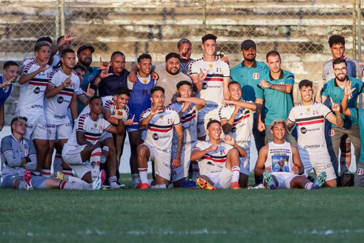 DNA coral: Tcnico do Santa Cruz sonha com ttulo para quebrar jejum no Estadual Sub-20