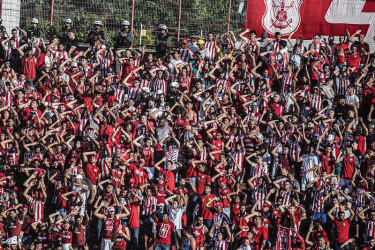 rbitro de Nutico x CSA relata em smula cantos homofbicos em duelo na Srie C
