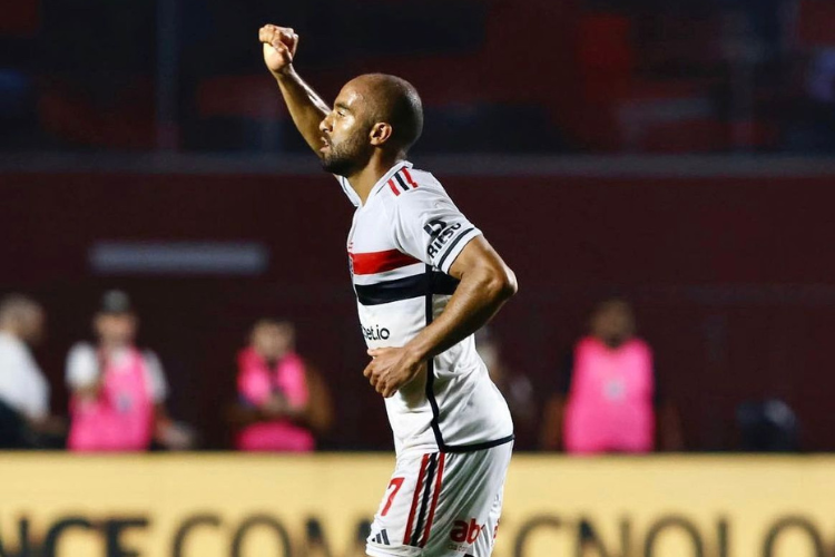 So Paulo domina Corinthians e avana para final da Copa do Brasil