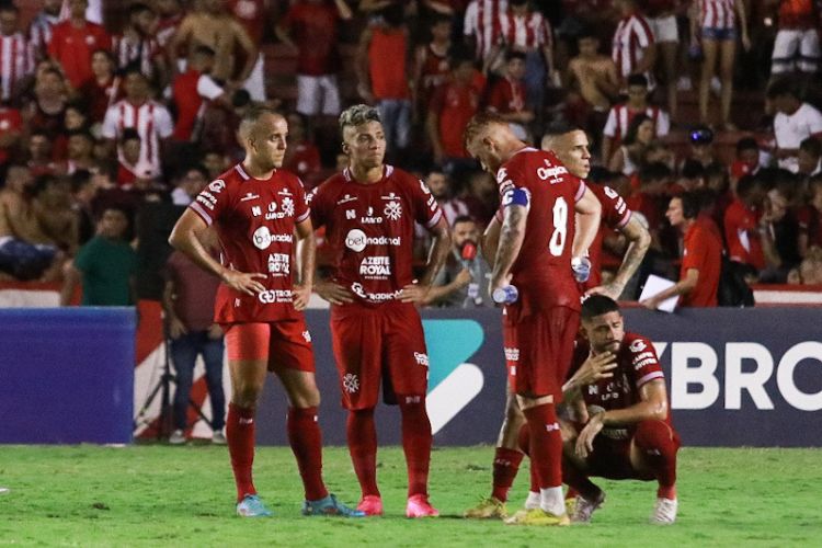 Em crise, Náutico e Flamengo ficam no empate sem gols