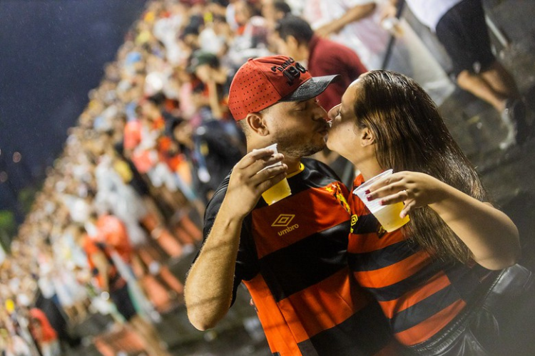 Em busca de reabilitao, Sport faz promoo de cerveja para aumentar pblico no estdio