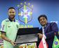 Neymar ganha homenagem da CBF aps ultrapassar marca de gols de Pel