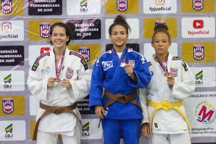  Movimento Pr-Criana conquista 21 medalhas de ouro no Campeonato estadual de Jud