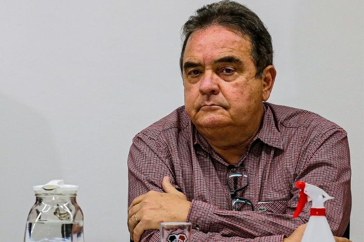 Deliberativo convoca reunio para afastar Antnio Luiz Neto da presidncia tricolor