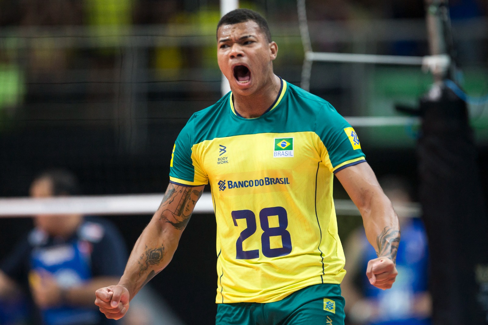 Brasil sofre, mas vence a Itália no tie-break e garante a vaga na Olimpíada  de Paris no vôlei masculino - Lance!