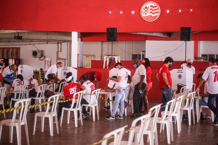 Sem consenso por chapa nica no Nutico, candidatos devem se inscrever na eleio no ltimo dia