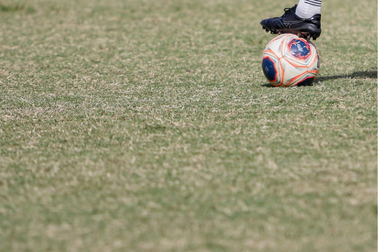 Com sequncia de jogos da Srie A2, visual ruim de gramado do Santa Cruz chama ateno