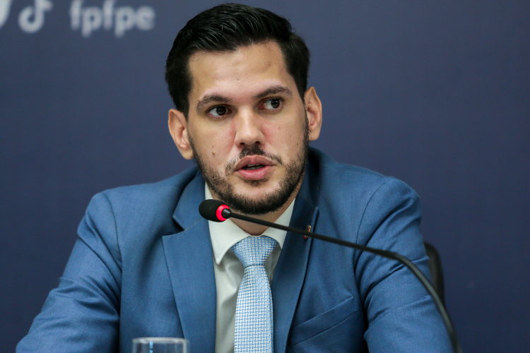 Cenrio poltico: Marino Abreu ser candidato  presidncia do Santa Cruz