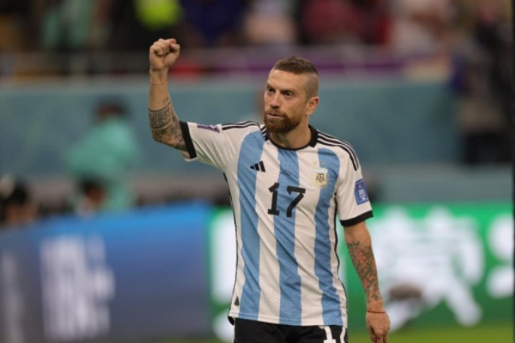 Campeo da Copa com a Argentina  suspenso do futebol por 2 anos
