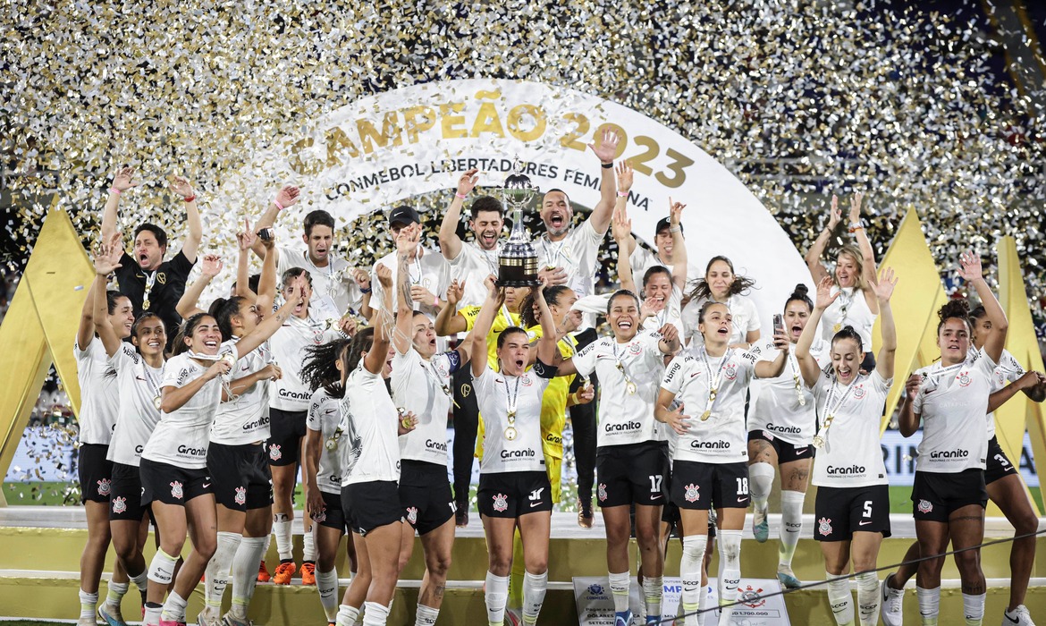 Corinthians tem semana com final do Brasileiro Feminino e decisão