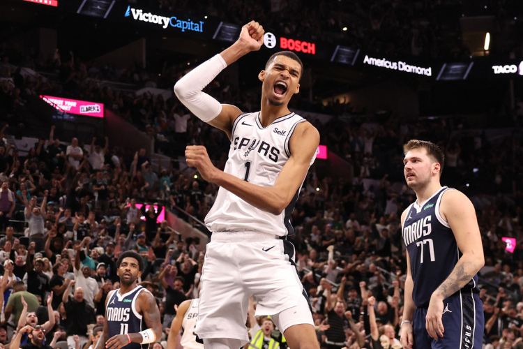 NBA: estrela Victor Wembanyama, dos Spurs,  ofuscado por Luka Doncic