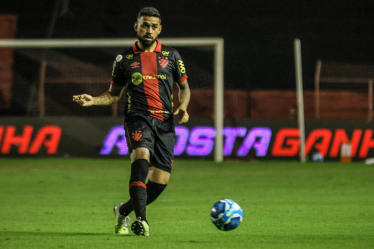 Felipe analisa o confronto direto entre Sport e Atltico-GO: 'Quem errar menos vai sair vitorioso'