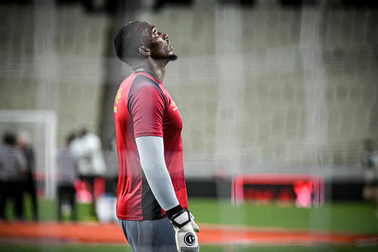 Titular no ltimo jogo do Sport, Jordan diz que  hora de 'trazer na memria o que d esperana'
