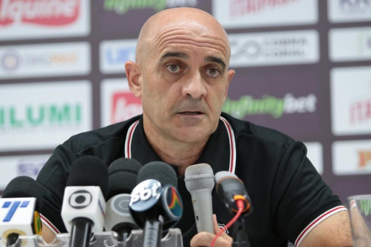 Santa Cruz acerta a contratao de Itamar Schlle como novo treinador para 2024