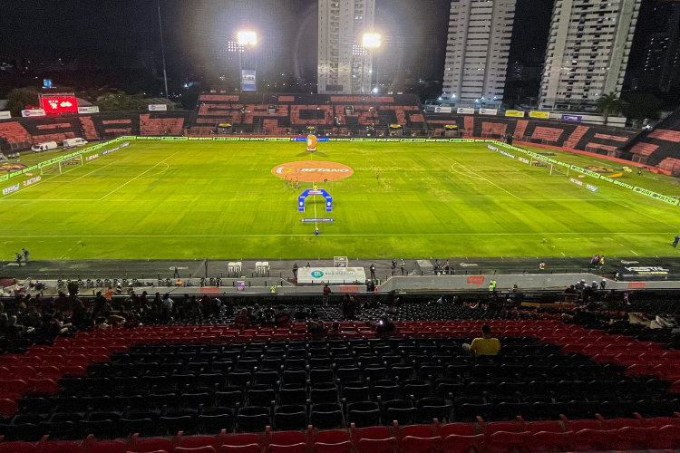 Presidente do Sport explica plano de reforma no gramado e parte eltrica da Ilha do Retiro 
