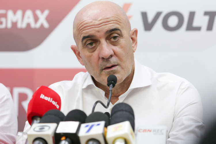 Itamar Schlle fala sobre principal meta do Santa Cruz: 'O objetivo  buscar calendrio'