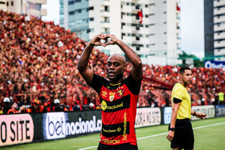 'O Amor nos Aflitos' agita as redes sociais e divide opinies entre torcedores de Nutico e Sport