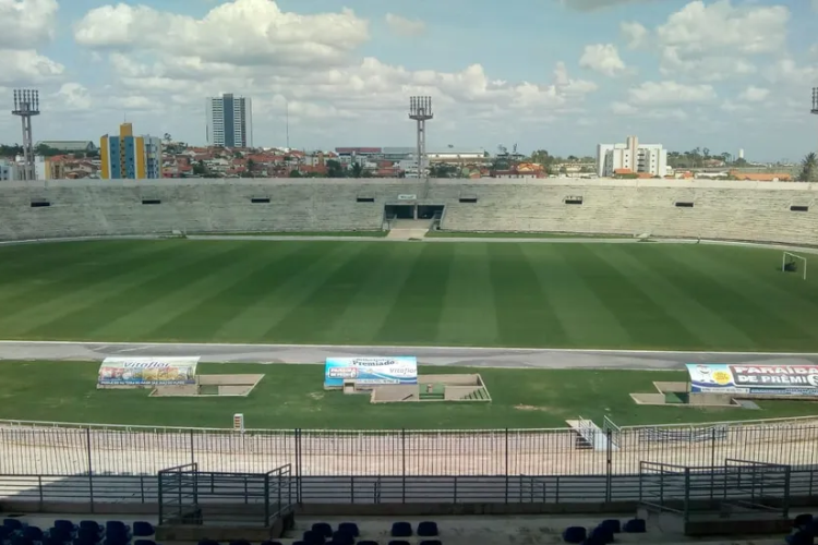 Santa Cruz anuncia agenda de amistosos para pr-temporada em Campina Grande-PB