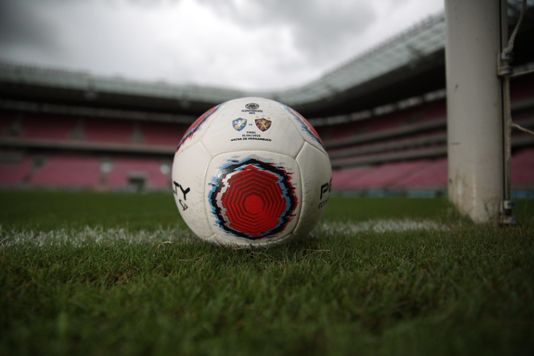 Beto Lago: 'A temporada das especulaes  bem pesada para quem faz jornalismo esportivo'