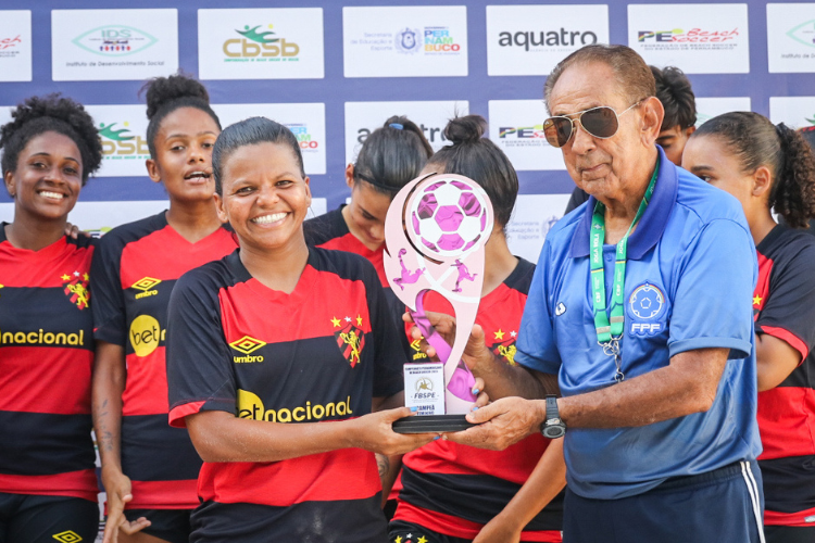 Sport  campeo Pernambucano de Beach Soccer masculino e da Supercopa feminina