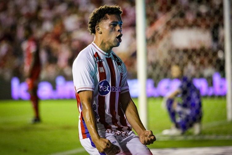 Principal revelao da temporada no Nutico, atacante Kayon tem retorno previsto para abril 