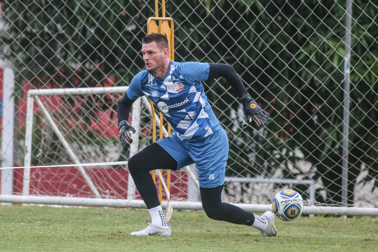 Goleiro do Nutico fala pela primeira vez aps falha contra o So Bernardo: 'Foi uma fatalidade'