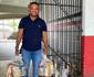 Ex-jogador do Santa Cruz, Carlinhos Bala entrega 100 cestas bsicas para os funcionrios do clube