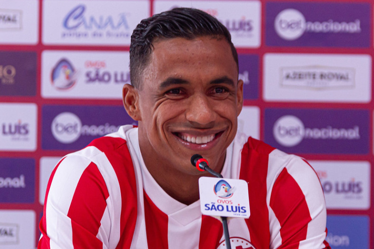 Arnaldo elogia 'disputa sadia' no Nutico e relembra idas aos Aflitos: 'Apaixonante'