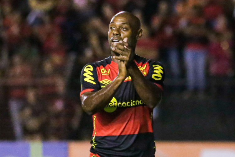 Presidente do Retr revela que tentou contrataes de Vagner Love e Fabinho, do Sport
